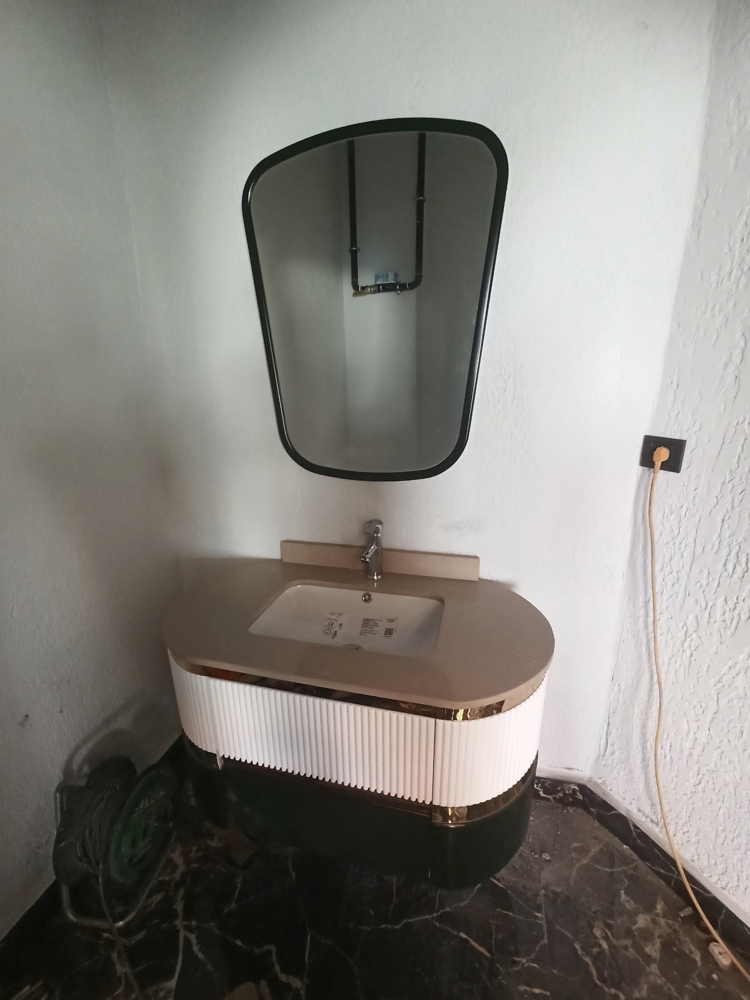 Banyo dolabı ve tadilat uygulaması